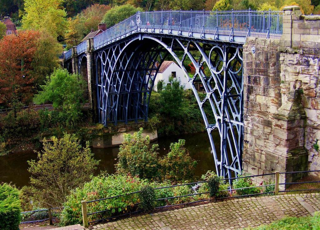 The Stanage B&B Telford Bagian luar foto