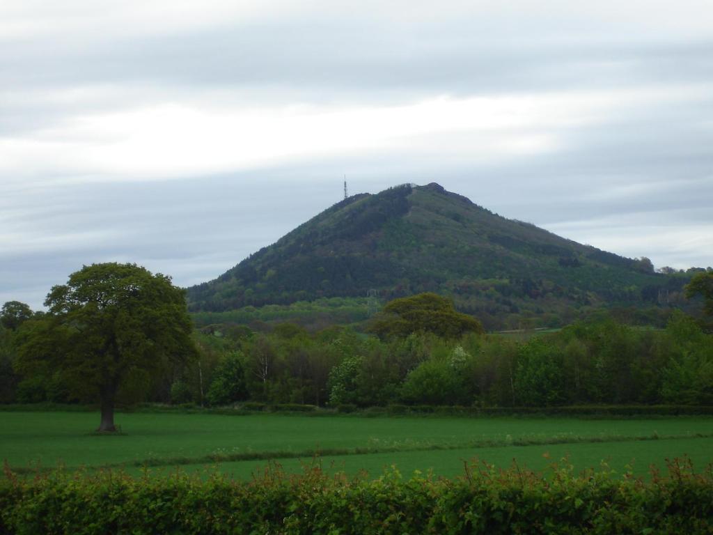 The Stanage B&B Telford Bagian luar foto